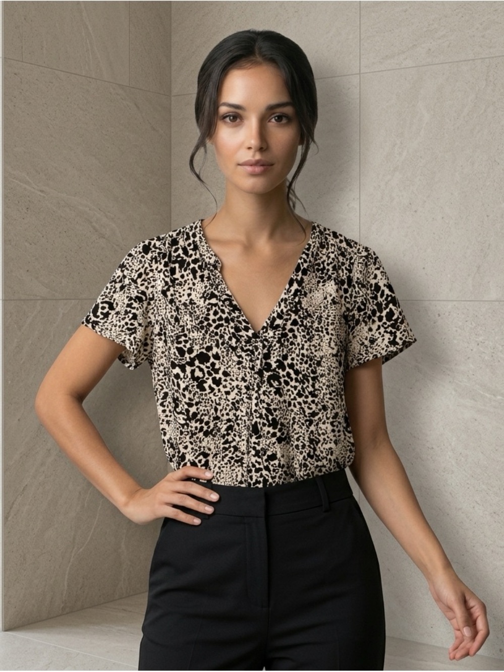 Hilary Radley V-Neck Blouse Short Sleeve Black & White Women's Size M